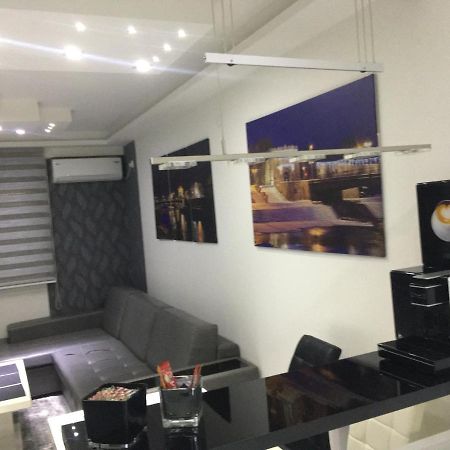 Grey Apartment Ni Kültér fotó