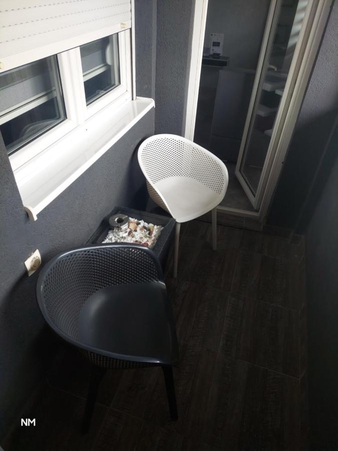 Grey Apartment Ni Kültér fotó