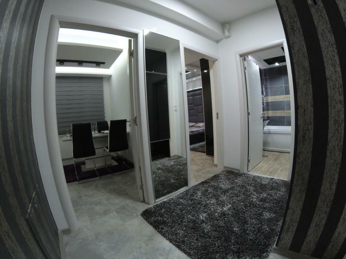 Grey Apartment Ni Kültér fotó