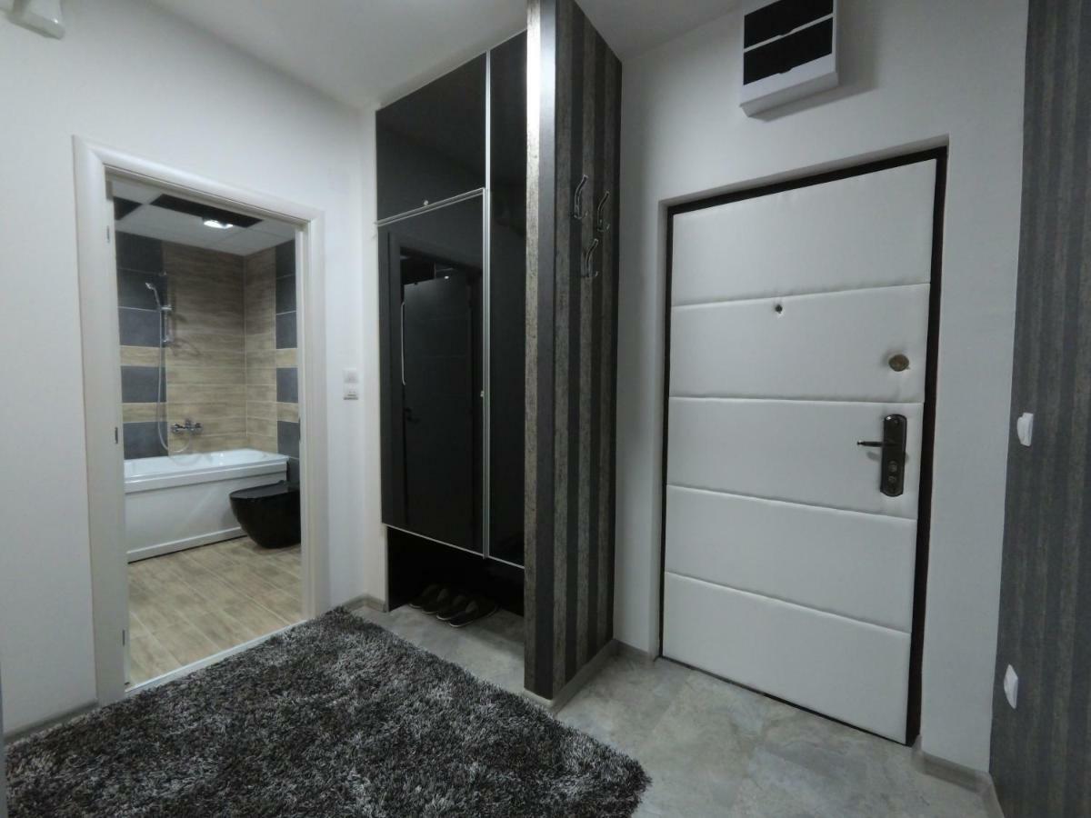 Grey Apartment Ni Kültér fotó